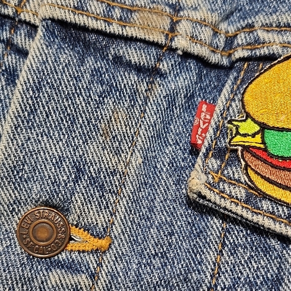 Vintage Men's Levi's Button Denim Blue Jean Vest 90's Era Patches Pins M Medium - Picture 5 of 11